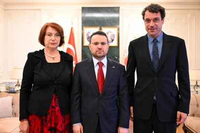 Bakan Gürlek, Uğur Mumcu’nun ailesi ile bir araya geldi