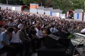 Bursa'da ilklerin festivalinde çocuklar şen kahkahalar attı