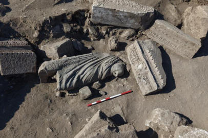 Aspendos'ta bin 800 yıllık dev heykel gün yüzüne çıktı