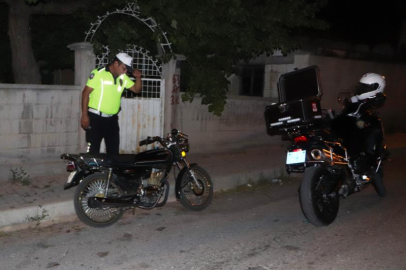 Polisin 'dur' ihtarına uymadı, ceza duvarına tosladı