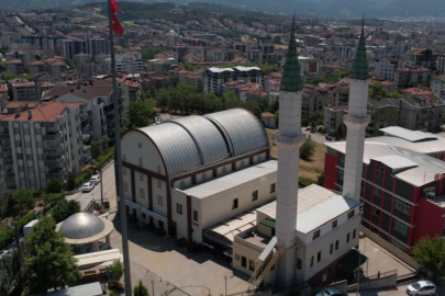 Bursa'da bu cami görenleri hayrete düşürüyor: Kubbesi tek tuşla açılıyor