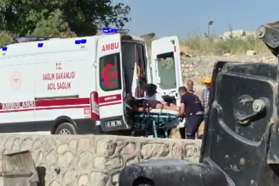 İş makinesinin camına kafasını çarpan operatör yaralandı