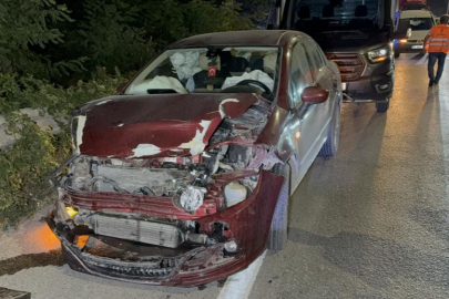4 araçlı zincirleme kazada 5 kişi yaralandı
