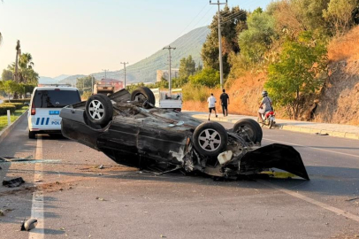 Takla atan otomobil palmiye ağacına çarptı: 1 yaralı