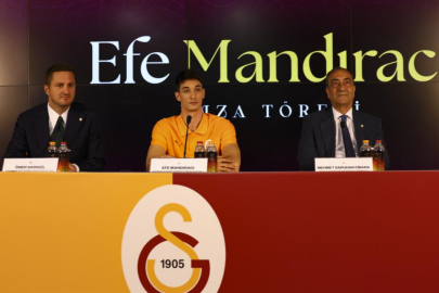 Galatasaray'da Efe Mandıracı için imza töreni