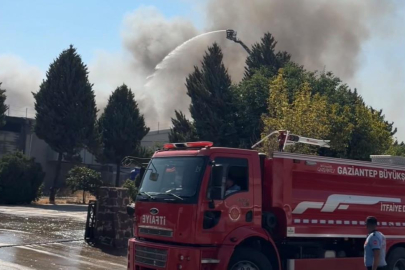 Korkutan fabrika yangını söndürüldü