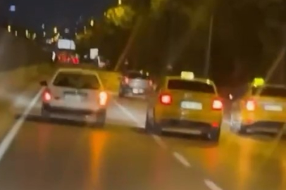 Bursa'da iki taksici, seyir halindeki aracı kıskaca aldı