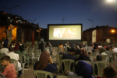 Osmangazi’de yaz akşamları sinema keyfiyle renklendi