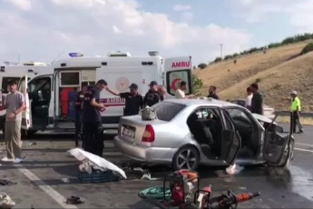 Zincirleme kazada 8 kişi yaralandı