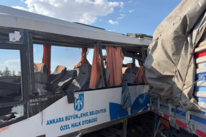 Ankara'da midibüs ile kamyon çarpıştı: 1 ölü, 16 yaralı