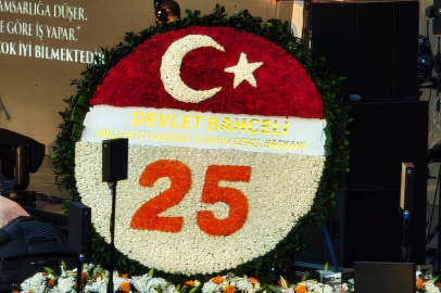 Bahçeli’den AK Parti’nin 25. kuruluş yıl dönümüne özel çelenk