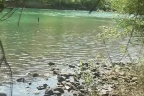 4 kadının bindiği bot devrildi: 1 ölü