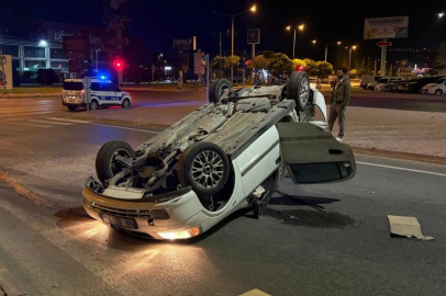 Kamyonla çarpışan otomobil takla attı