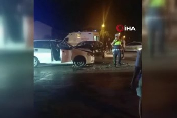 İnegöl'de kafa kafaya kaza: 2 yaralı