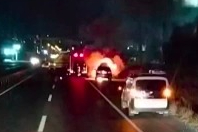 Bursa'da seyir halindeki lüks otomobil küle döndü