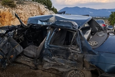 TIR'la otomobil çarpıştı: 1 ölü, 3 yaralı