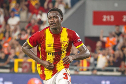 Anthony Dennis, Al-Jazira Club'a transfer oldu