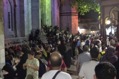 Bursa'da Mevlid Kandili Ulu Cami'de dualarla idrak edildi