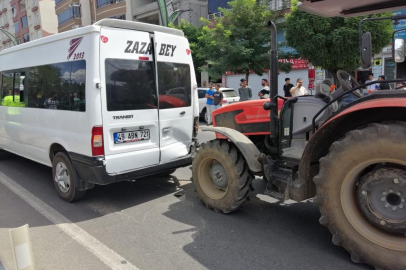 Bingöl'de zincirleme kaza: 4 araç çarpıştı