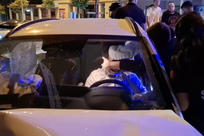 Bursa'da direğe çarpan sürücünün can pazarı