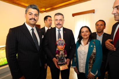 DAĞDER’den Bakan Mustafa Çiftçi’ye Anlamlı Hediye: Keles Bebeği