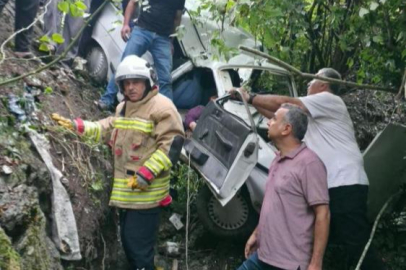 Yayla yolunda uçurumdan uçan otomobil hurdaya döndü: 2 yaralı