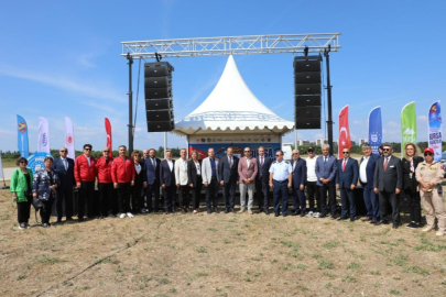 Bursa'da 30 Ağustos coşkusu gökyüzüne taşındı