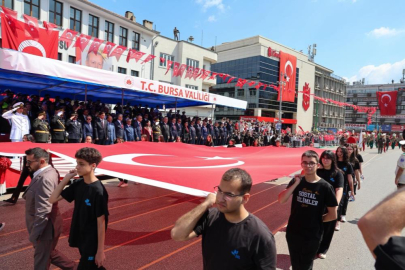 Bursalılar, 30 Ağustos Zafer Bayramı coşkusuna ortak oldu