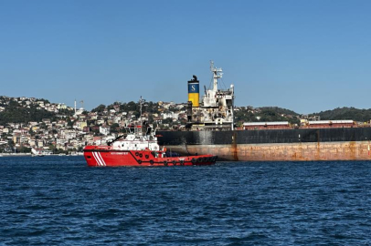 Rusya’da saldırıya uğrayan gemi İstanbul Boğazı’ndan geçti