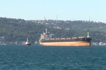 Rusya’da saldırıya uğrayan gemi İstanbul Boğazı’ndan geçti