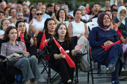 Osmangazi Meydanı’nda Filenin Sultanları coşkusu