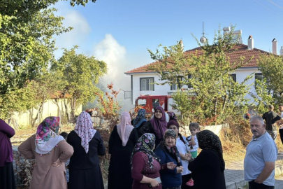 Bolu’da otluk alanda çıkan yangın, 3 eve sıçradı