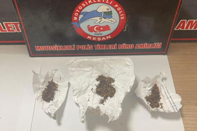 Keşan'da polisin durdurduğu 2 şüphelide uyuşturucu ele geçirildi