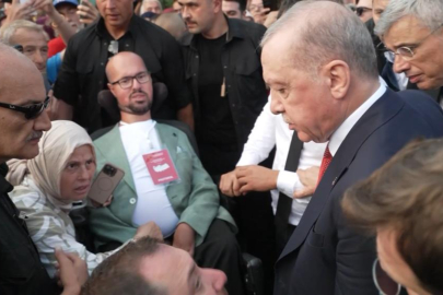 Cumhurbaşkanı Erdoğan'dan engelli gence duygulandıran jest