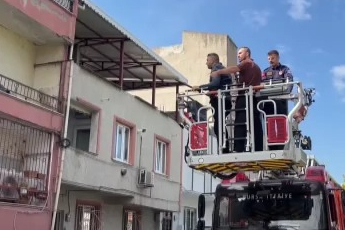 Bursa'da hastaneye yatmamak için polise bıçak çekti
