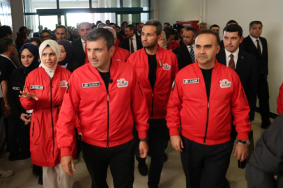 Bakan Kacır: Gençlerimiz dünyaya güçlü bir mesaj veriyor