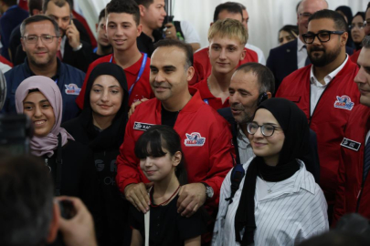 Bakan Kacır, TEKNOFEST yarışma alanını gezdi