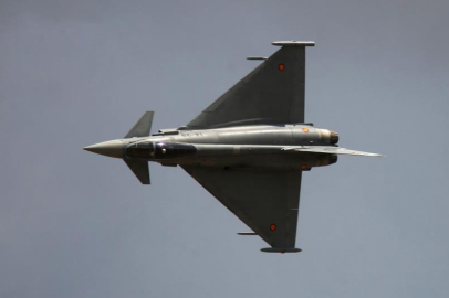 İtalya'nın Eurofighter savaş uçağı vuruldu