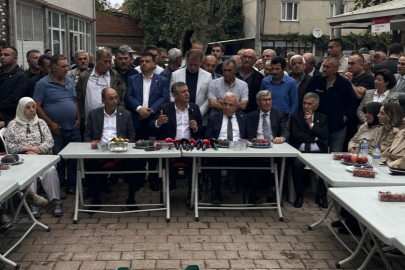 Özgür Özel, Bursa'da çiftçilerle bir araya geldi