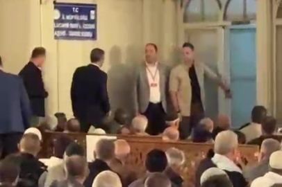 Özgür Özel, cuma namazını Bursa Ulu Cami'de kıldı