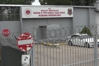 YENİ Parti Lideri Özel, Bozbey’i cezaevinde ziyaret etti