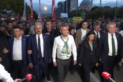 Özgür Özel: "Barış içinde kardeşçe yaşamayı vaat ediyoruz"