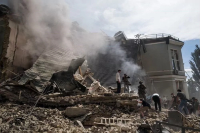 Pakistan’da çifte bombalı saldırıda can kaybı 31’e yükseldi