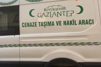 Önce eşini öldürdü, sonra 3'ü çocuk 4 kişiyi yaraladı