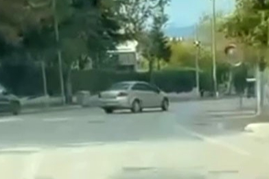 Bursa'da otomobille drift yapan sürücü kameraya yansıdı