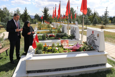 Şehit polis memuru Şeyda Yılmaz mezarı başında anıldı