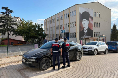 Bursa'da jandarmadan okul çevrelerinde sıkı denetim