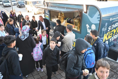 Karacabey'de "Çorba Bizden" kampanyasına öğrencilerden yoğun ilgi