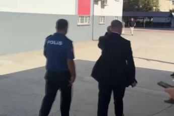 1. sınıf öğrencisinin çantasından tabanca çıktı