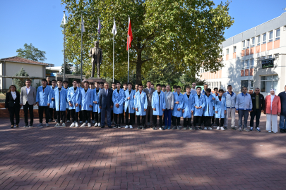 Genç ahiler Bursa'da önlük kuşandı